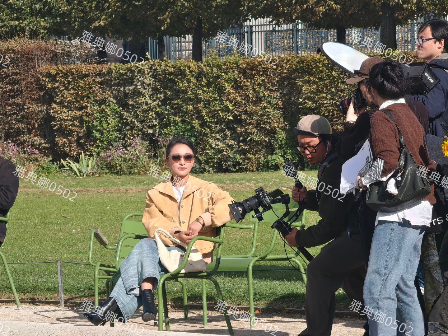 周迅本人好小一只,脸只有巴掌大,51岁了还是那么年轻漂亮有灵气