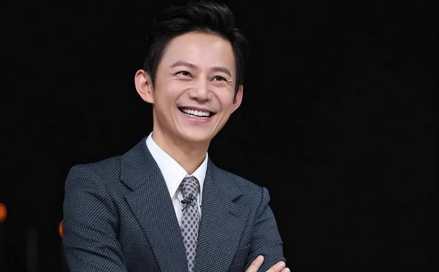 去掉假发,原来他们长这样!陈奕迅搞笑,黄晓明尽显油腻,没眼看