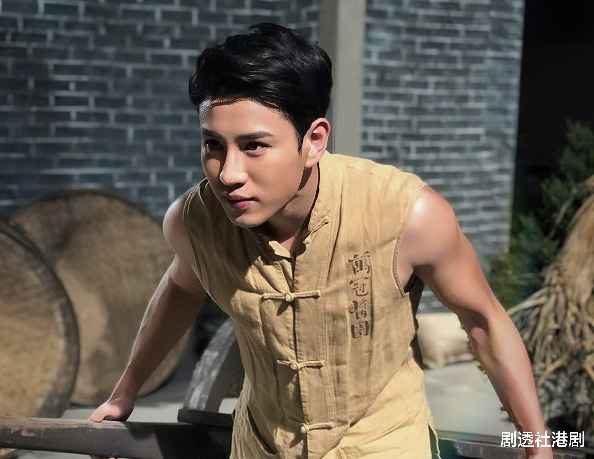 恭喜！TVB离巢男星在内地当短剧男主角，一剧顶香港大半年收入