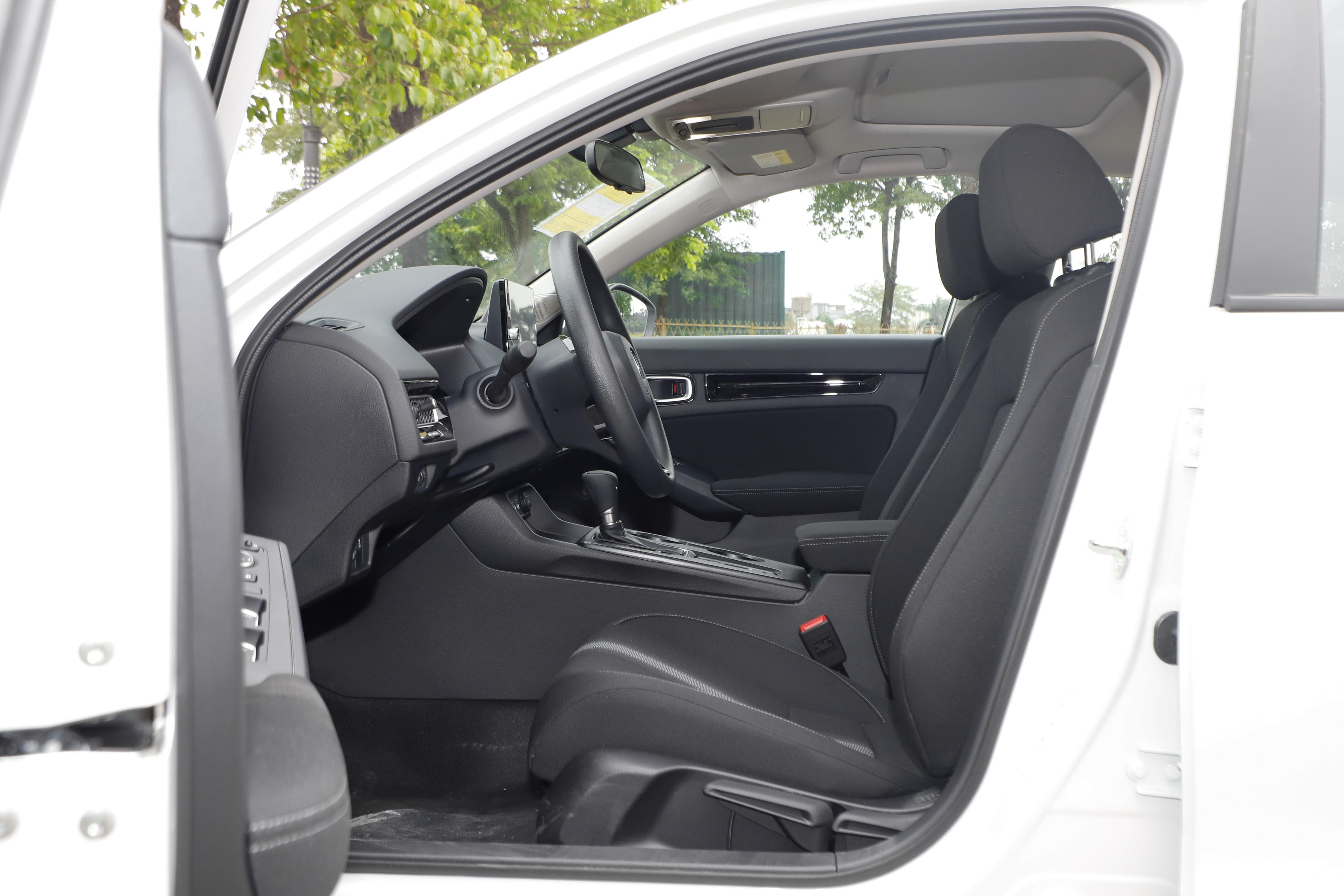 合资品牌紧凑型车，搭载1.5T+CVT，百公里油耗6.12L，适合代步