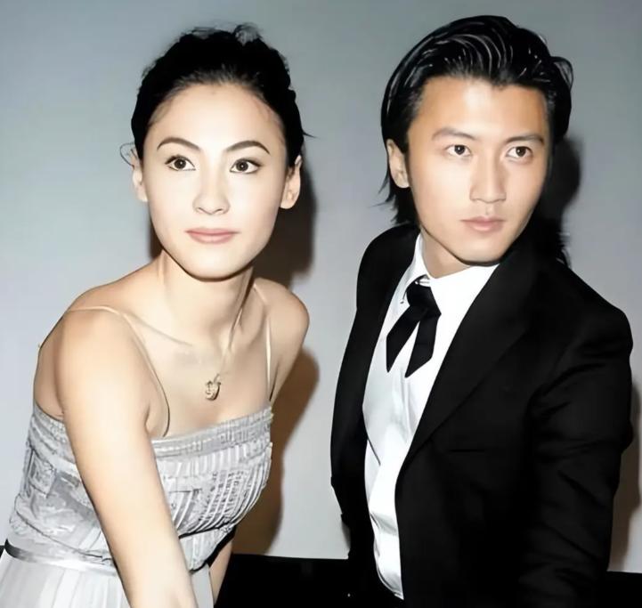 这次,向华强的爆料没给谢霆锋留“一丝体面”,原来张柏芝没说错