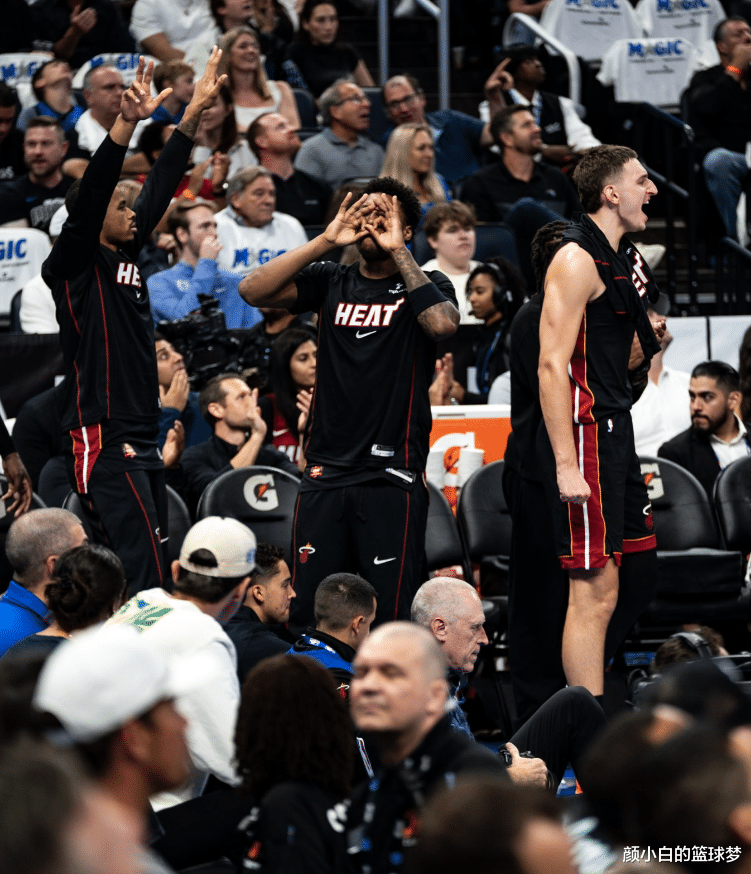 小卡特关键篮板+决胜2罚！魔术三巨71分逆转热火 贝恩比庆祝动作