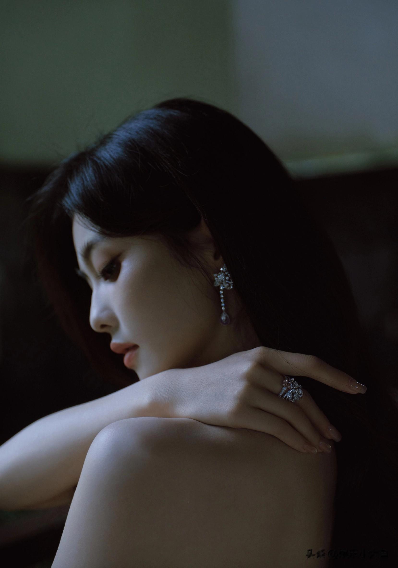 白鹿今日活动写真,如女神降临,高珠配美人,简直美爆了