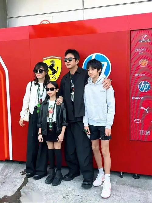 孙俪晒与儿子背影照!14岁等等个子高衬得她虎背熊腰,母子俩好像