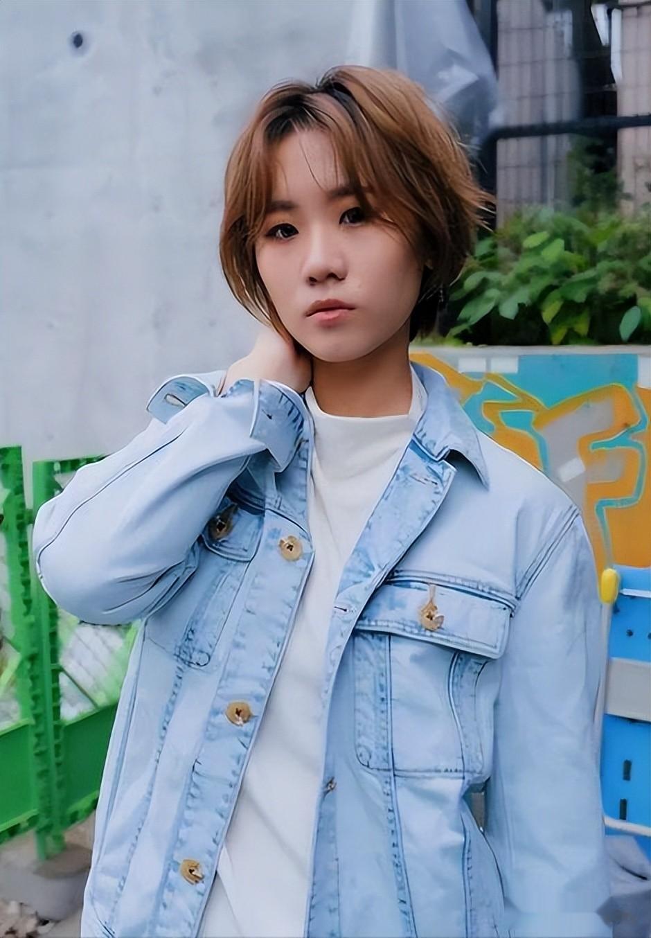 窦唯也没想到，离婚12年，当年和高原生下的女儿，已开始给他长脸