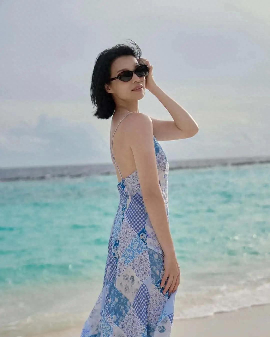 TVB视后46岁生日与老公旅行共度二人世界，腹部隆起疑似怀孕