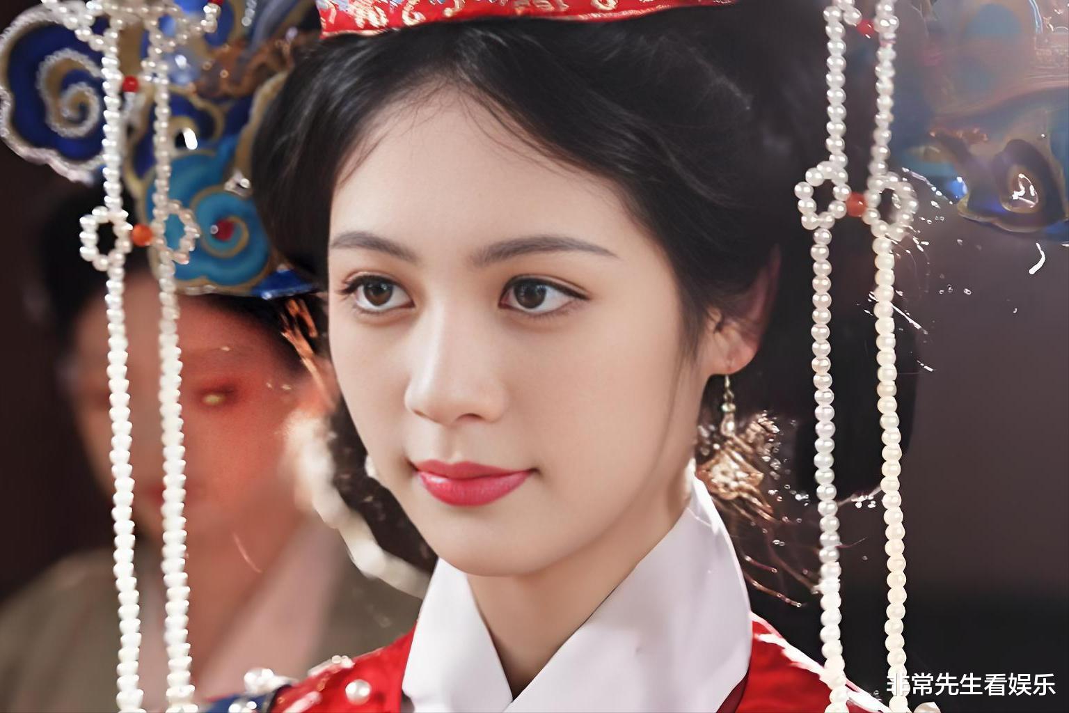 翁虹给女儿办中式成人礼,母女俩太养眼,三拜父母等环节令人泪目