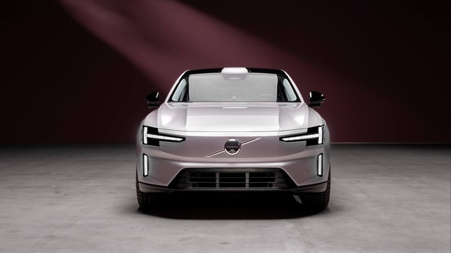 沃尔沃打响第一枪！新C级车亮相，双Orin-X芯片+激光雷达，能成？