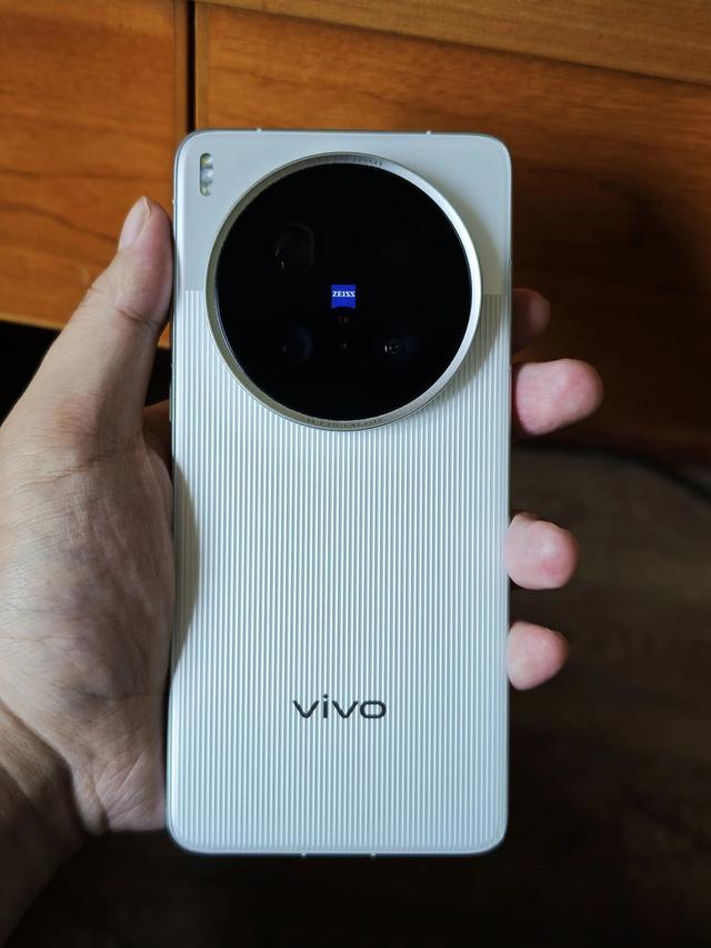 所以说200U最近到底发生了什么事? 我看到的是有个高管嘲讽用户…