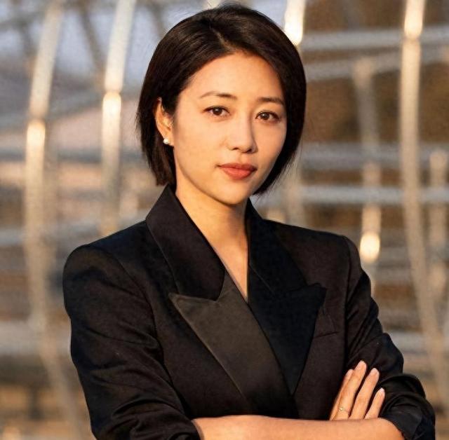 爷爷在影坛颇有威望,老公是北电院长,她却不走捷径靠演技走红