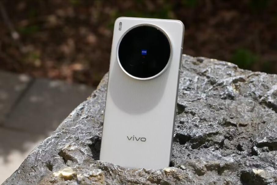 vivo旗艦突然“變香了”！2K曲屏+百倍變焦，512GB大降1300元