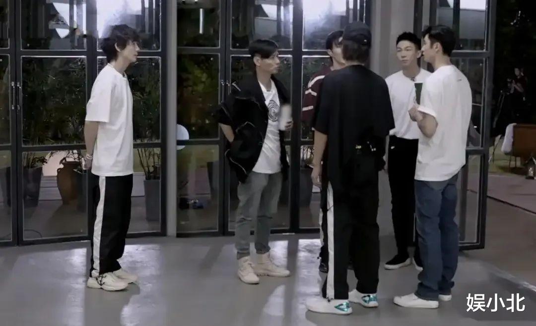 看懂芒果台对李承铉的三次返聘，就不难明白娱乐圈的生存法则