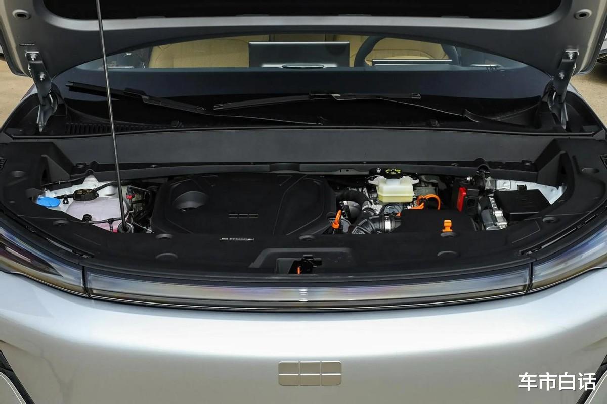 国产顶流的对决!星舰7 EM-i对上宋PLUS DM-i,谁的赢面更大?