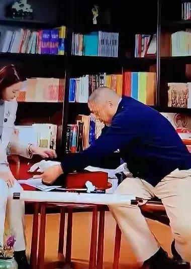 反转!庞叔令《亚洲周刊》怒撕刘芳菲节目:请的庞氏后人是冒牌货