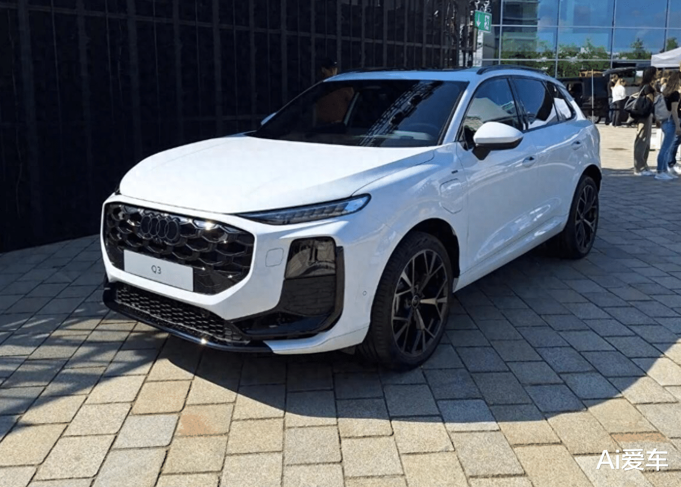 全新奥迪Q3实车曝光,272马力插混上怀挡,瞄准GLB和X1,或17万起