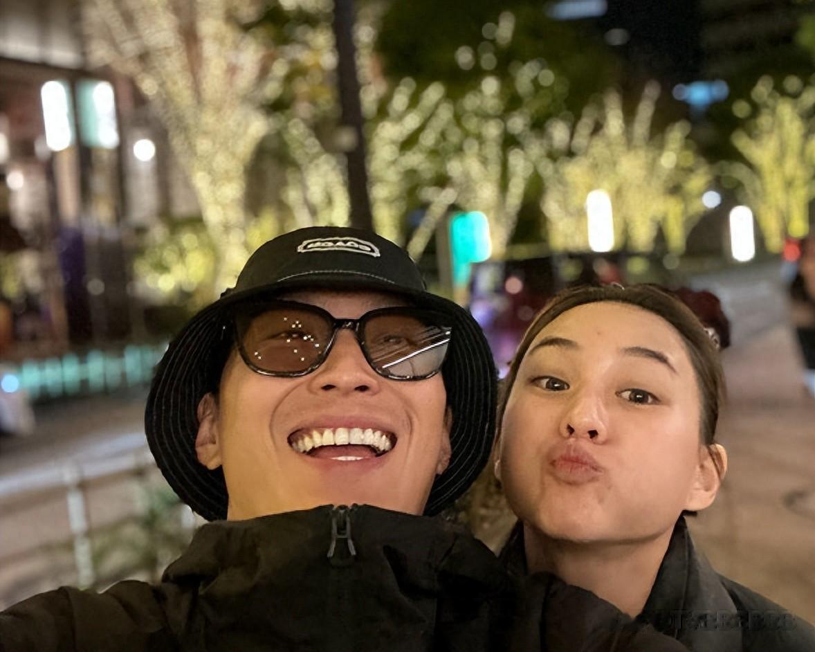 风波再起!赌王千金嫁内地男星屡传婚变,夫妻合体被指貌合神离