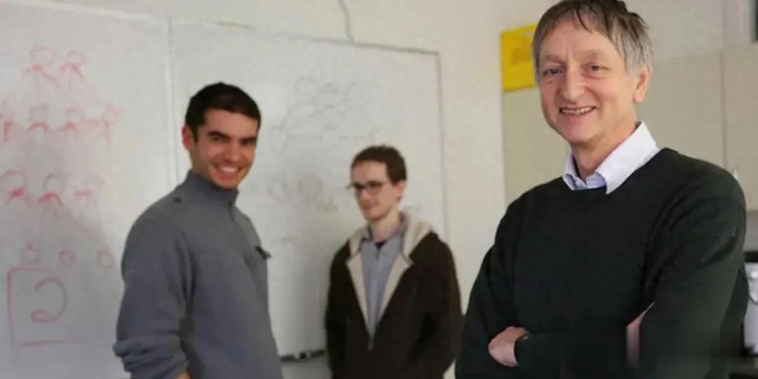 Hinton加入Scaling Law論戰，他不站學生Ilya