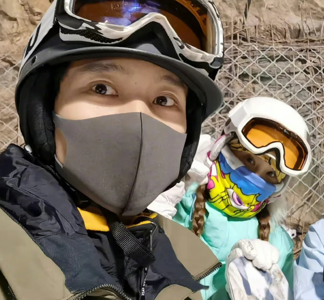 秘密恋爱14年，多年无绯闻，老婆是大学同学，他才是内娱好男人