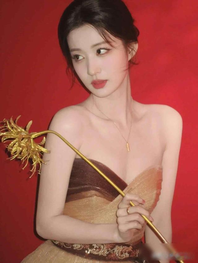 王楚然172的身材比例超赞,成了娱乐圈新晋小花。