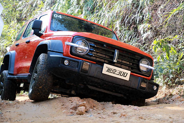 奇瑞翻身仗！13.99w中大型轿车，3米轴距+5米车长，24小时售5万台