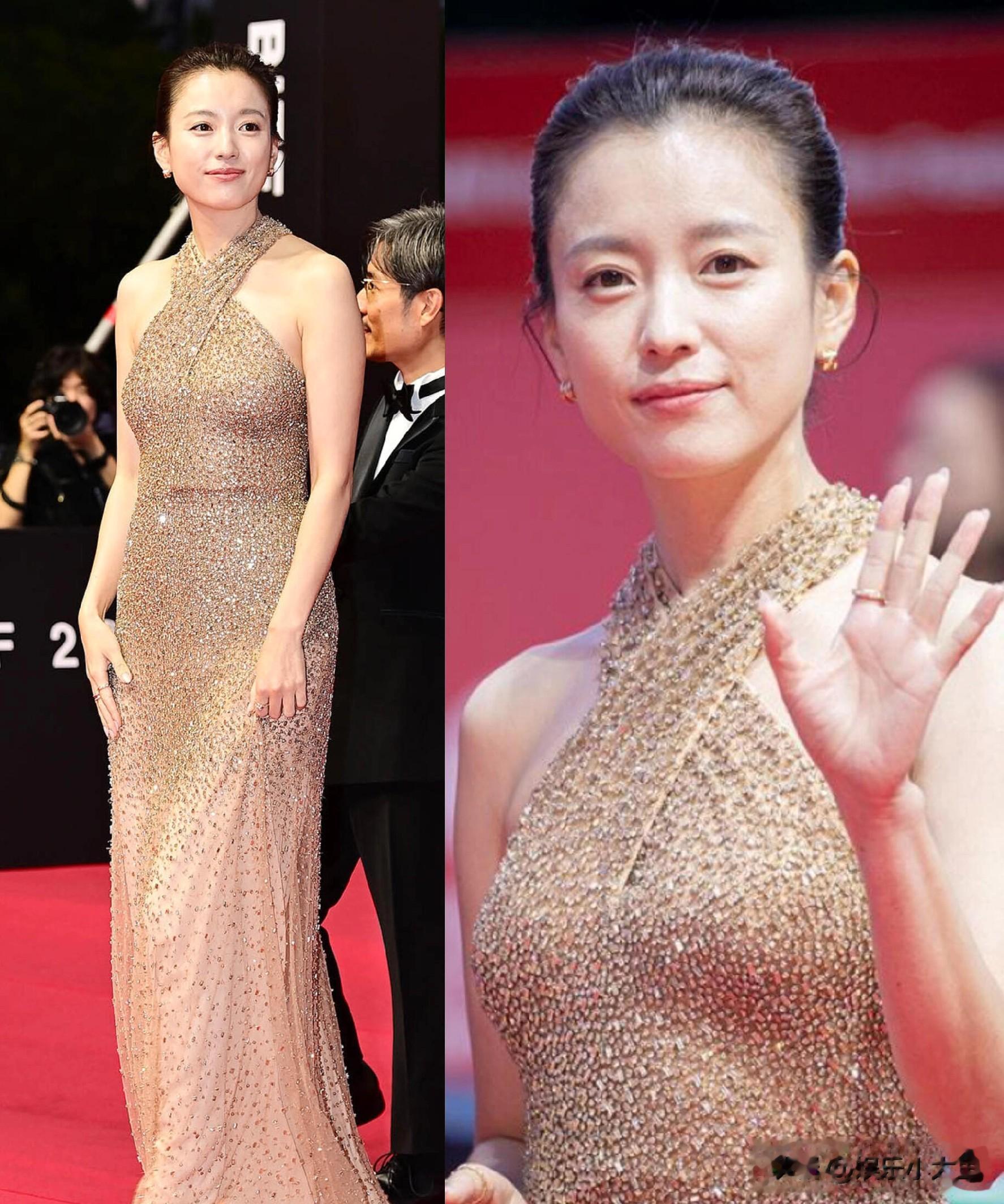 38岁的韩孝周最新活动美照， 素雅的妆面，大光明造型好自然的美