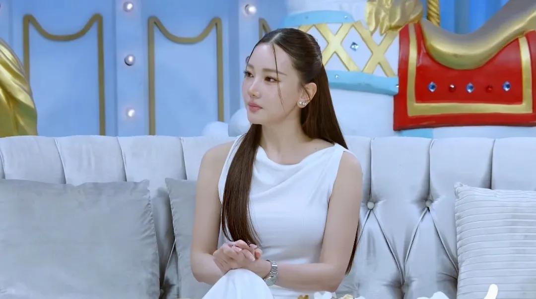 泰星Noon月亮姐姐分享嫁入豪门的生活，不用做饭，一家人对她很好