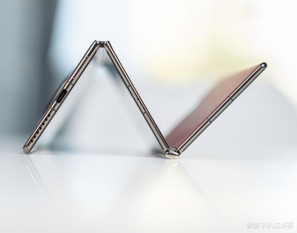 华为Mate XTs再次被确认:eSIM+性能飙升40%,小空间大作为!