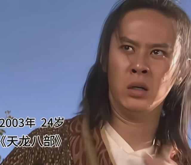 偶遇梁洛施与马浴柯，俩人全程手牵手，边说边笑，比小年轻还腻歪