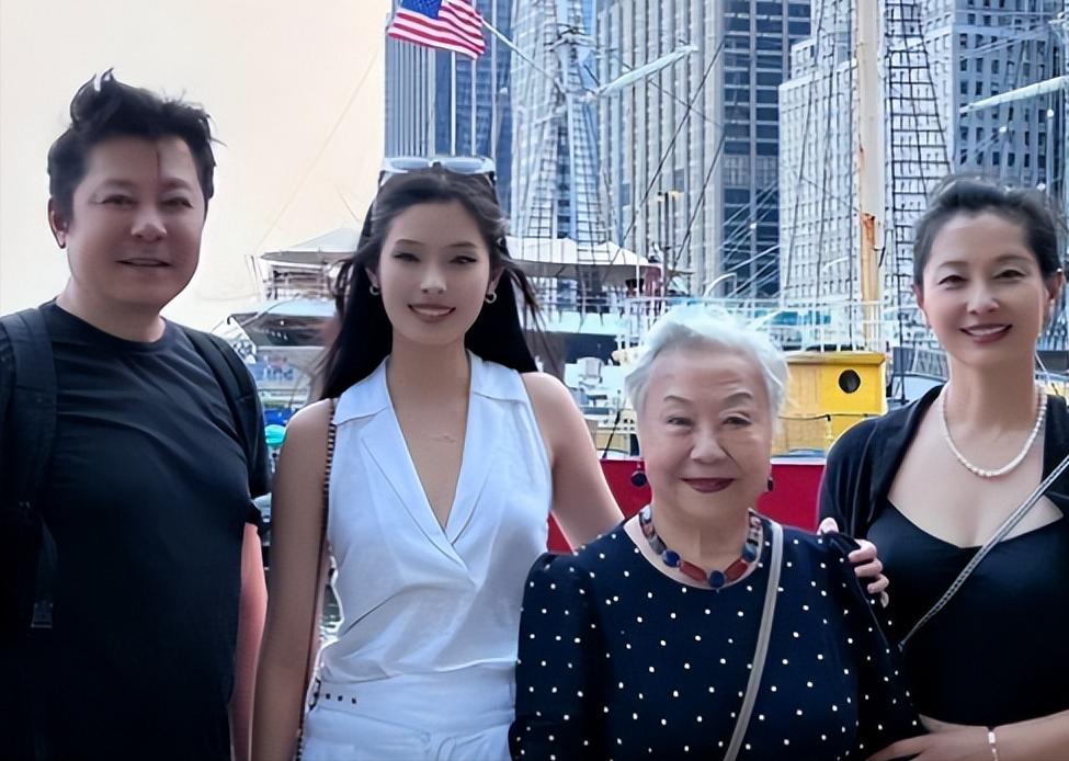 中国赚钱美国花？老戏骨祖孙三代，在美奢华享乐过上人上人生活