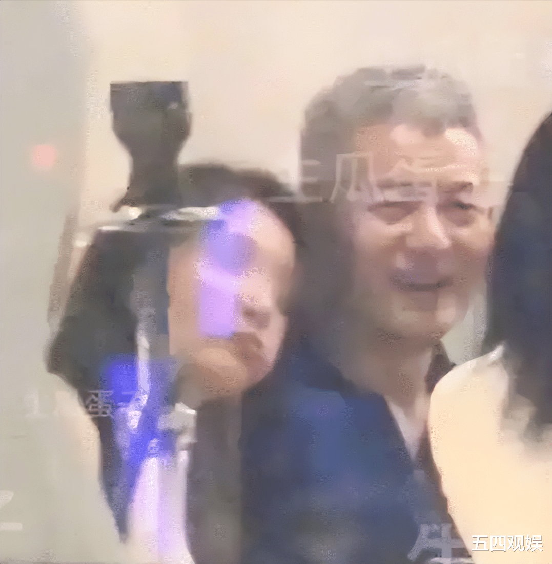 那英选男人的眼光不好，但有姐姐那辛托底，3年前就与孟桐清除商业关联