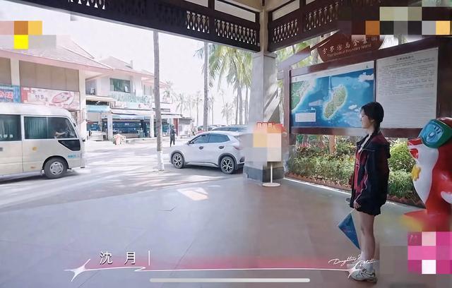 黄圣依妈妈夸沈月好看,当大家去攀岩,沈月出汗脱妆后颜值真实了