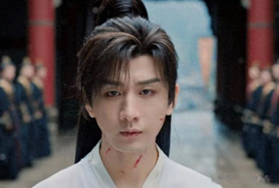 生图才是人间真实!35岁成毅剧宣动态:脸肿僵硬,噘嘴卖萌好油腻