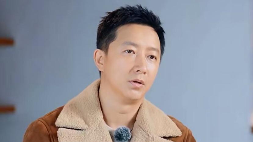 41岁韩庚忘戴假发，参加节目头顶秃了一大片，断崖式衰老引热议