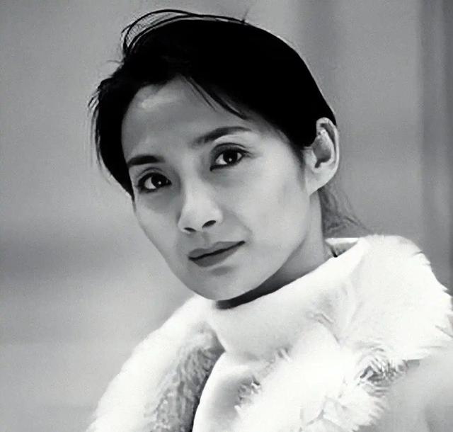 原来她早已离开！演女警红遍全国，抗癌9年去世后燕双鹰悲痛欲绝