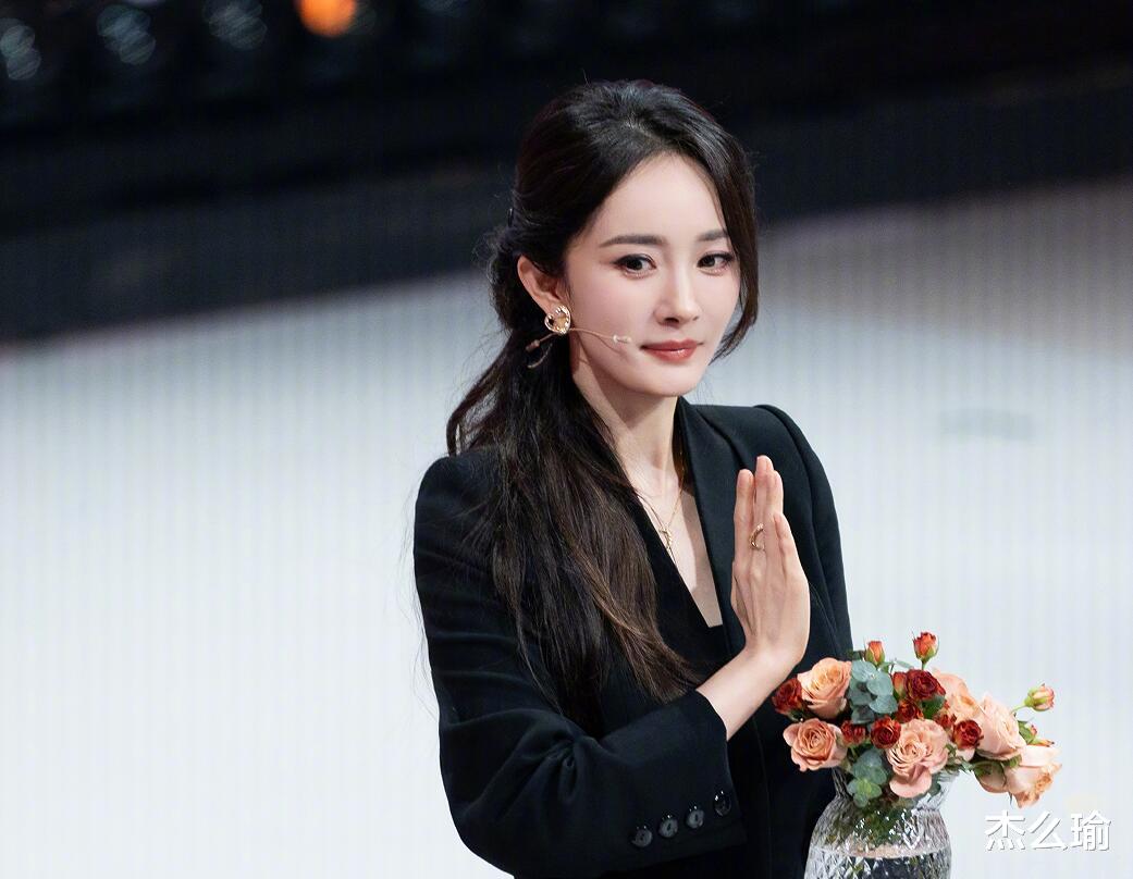 杨幂的“两个热搜”让《王牌9》开播封神，但也让很多同行被打脸