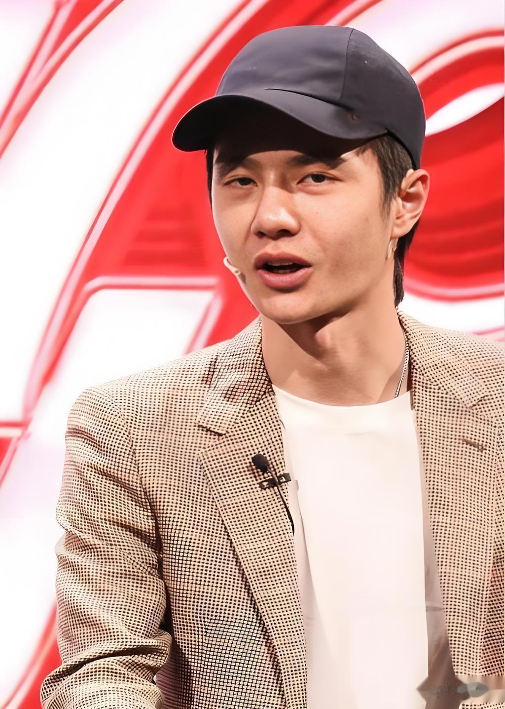 明明长相“普通”,却被粉丝吹上天,这几位男星脸不红么?