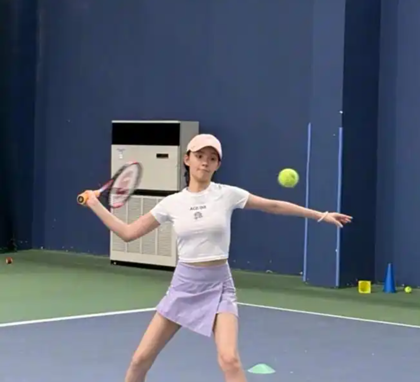 沈腾林允绯闻新料!孩子都有了, 删帖、时间差、多人同行哪个是真