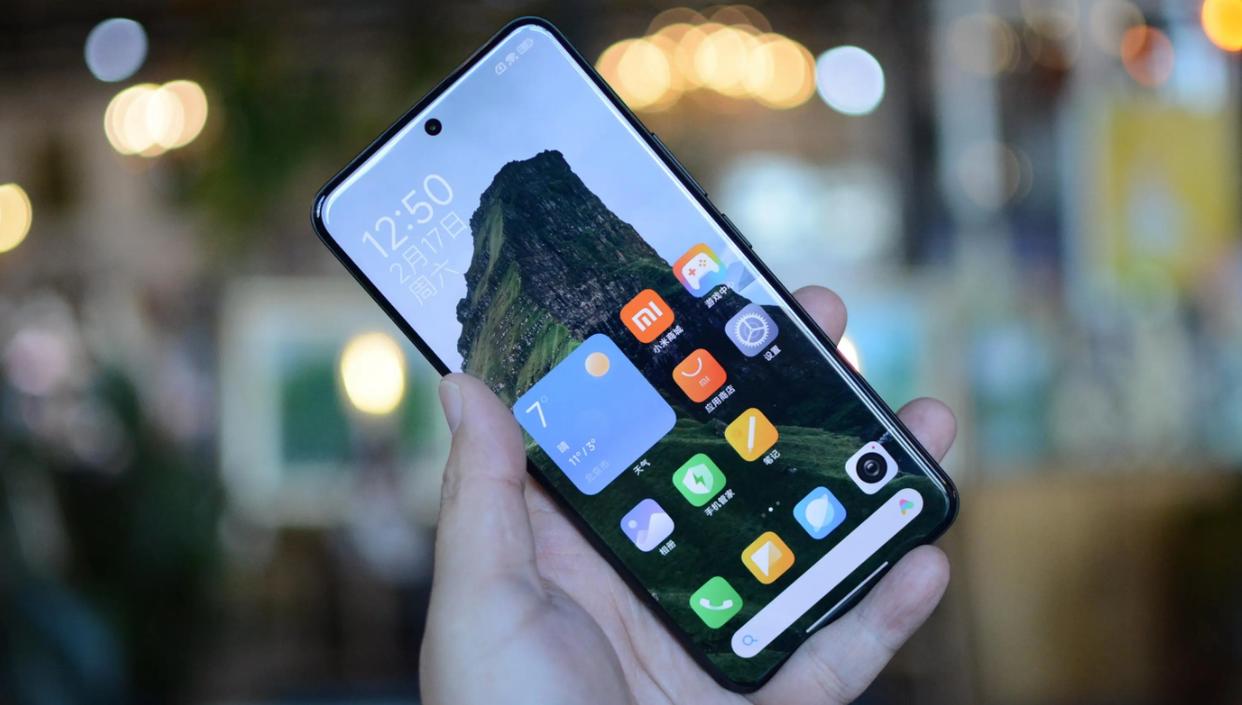 小米大跳水，2K屏+1英寸主摄+2亿长焦，影像旗舰从6499跌至5499元