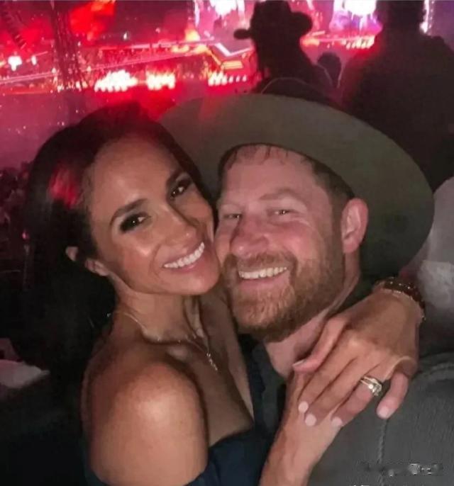 梅根发布新照：阿奇的脚成为亮点，黑人基因改变温莎基因已成定局