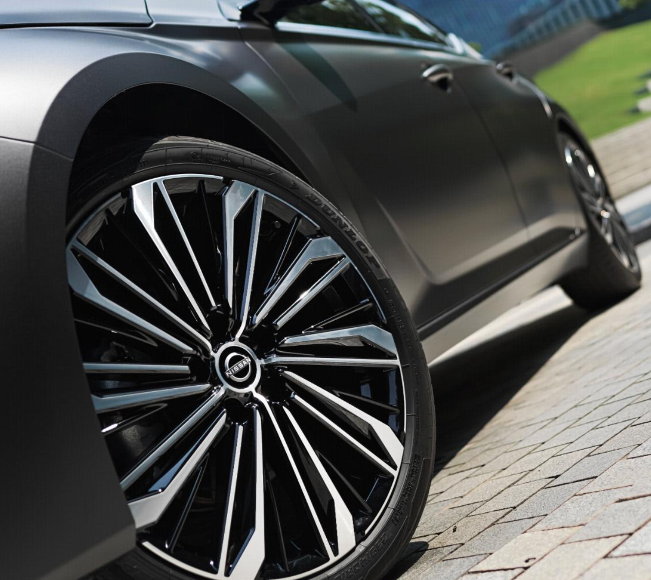 全新东风日产天籁官图发布，搭载鸿蒙座舱5，计划四季度上市