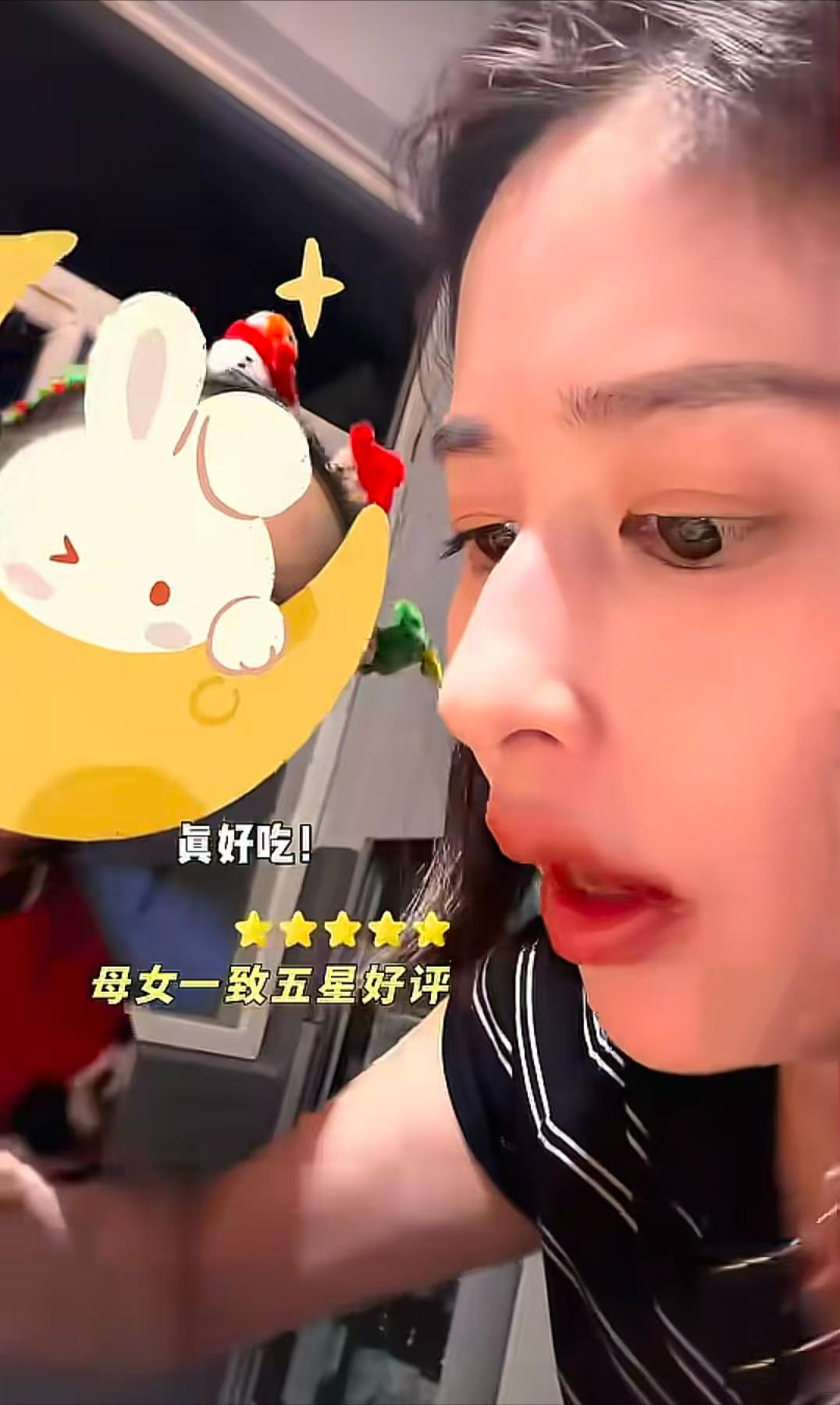 颖儿带娃游西安，女儿独立懂事，不住婆家住酒店，遭大量网友质疑