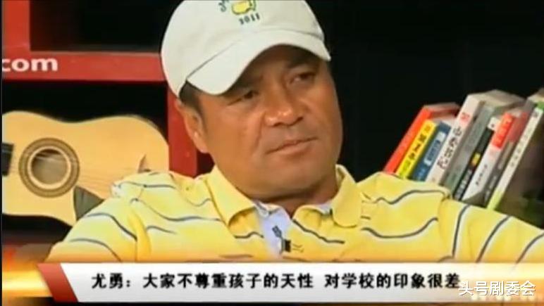 被许晴抛弃,在葛优家睡3年沙发,61岁搭档迪丽热巴,终于火了