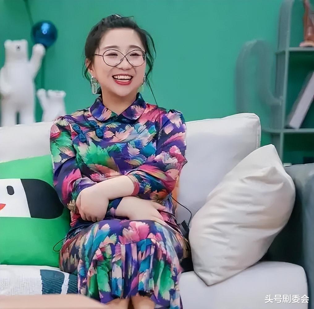 没想到，才离婚1年，傅首尔就有2个明显变化，杨幂的话得到印证