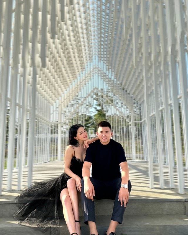 41岁女星官宣二婚，下嫁山东农村，晒简陋流水席，喝18元一件啤酒