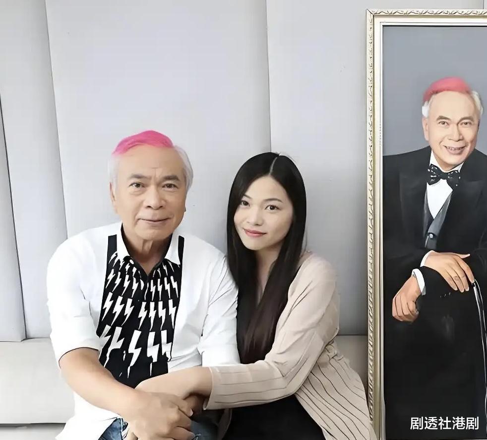 知名港星接小36岁女友出狱！二人相拥而泣，女方被指身材圆润不少