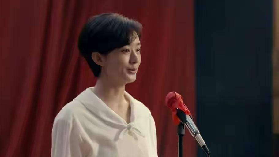 风水轮流转,曾经被嘲的杨幂和众星捧月的赵丽颖,如今口碑对了调