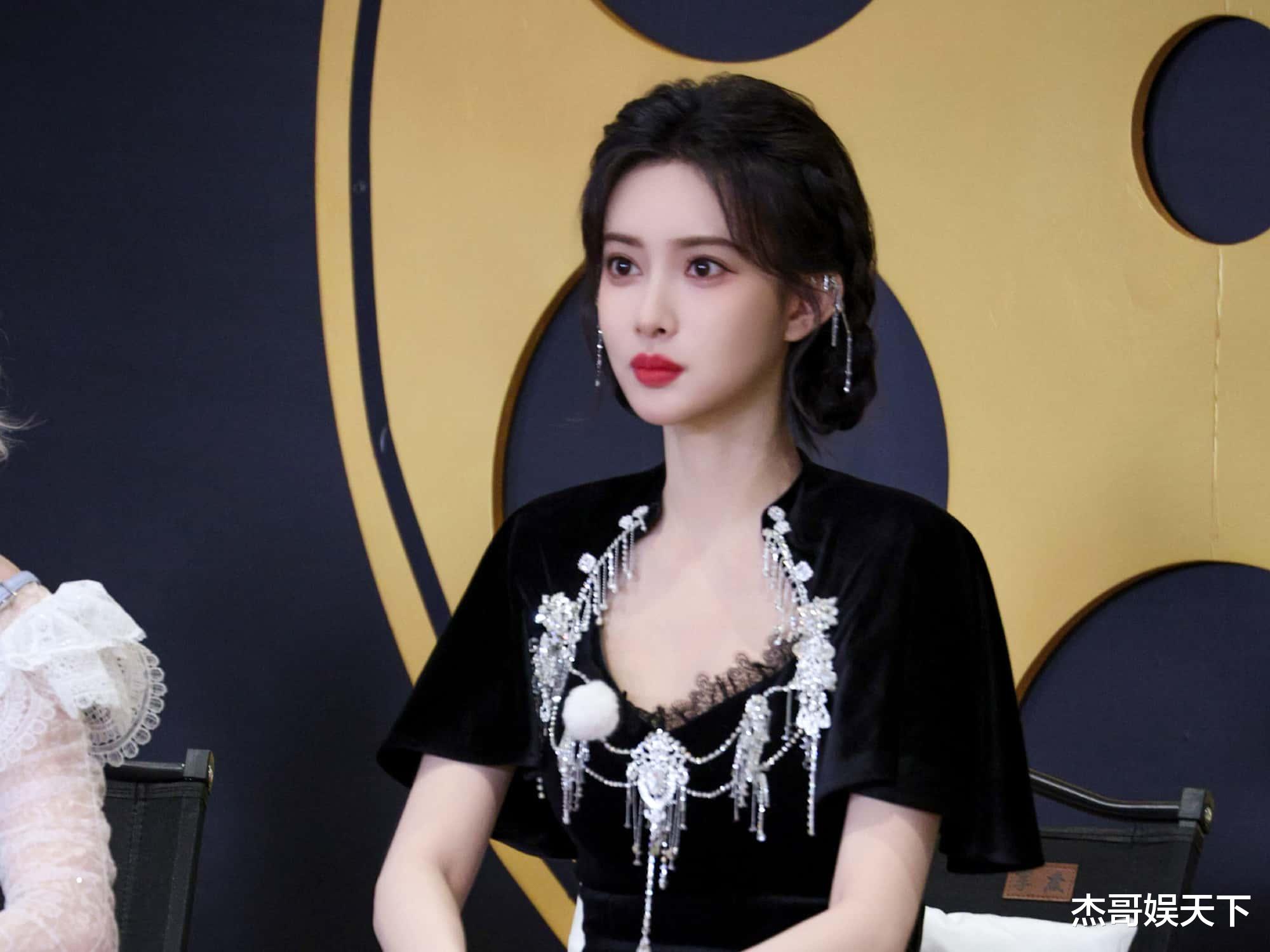 白鹿的“不按套路出牌”,绝对是对《跑男》最大的打脸