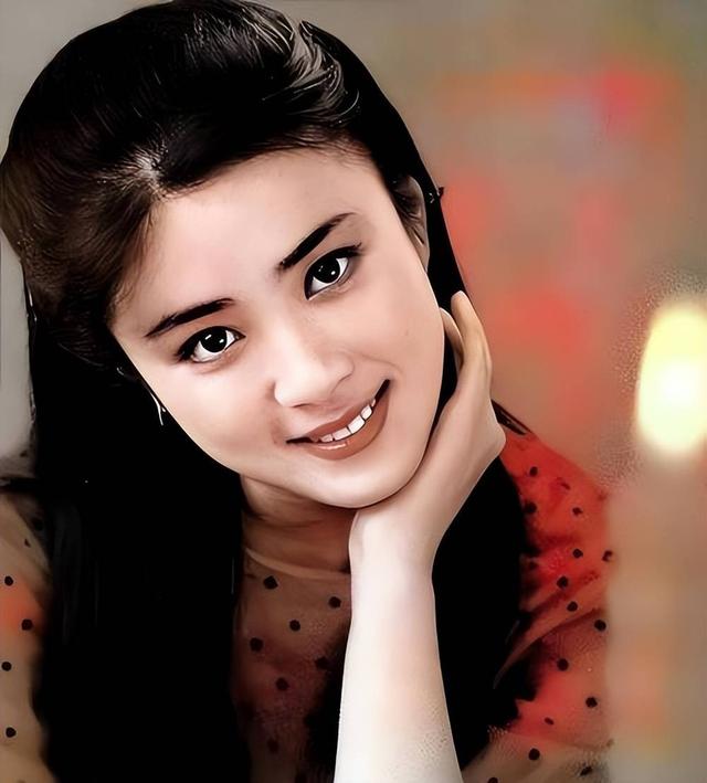 61岁傅艺伟罕现身！儿子已去世一年多，与李玲玉相聚状态超好