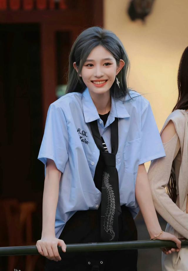 遭遇怒怼，惨遭换角，宣布解约…一天时间，娱乐圈曝出多个大瓜