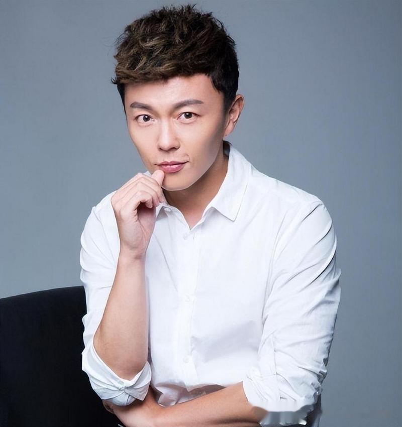 他出道即巅峰，却被周润发劝退圈，如今全运会惊艳出场，再回巅峰